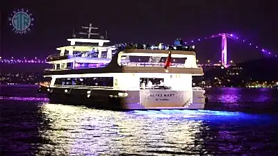 İstanbul Köpük Partisi ve Gece Tekne Turu