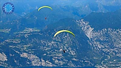 Paragliding in Lara