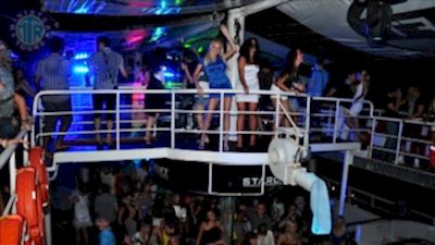 Titreyengol foam boat party